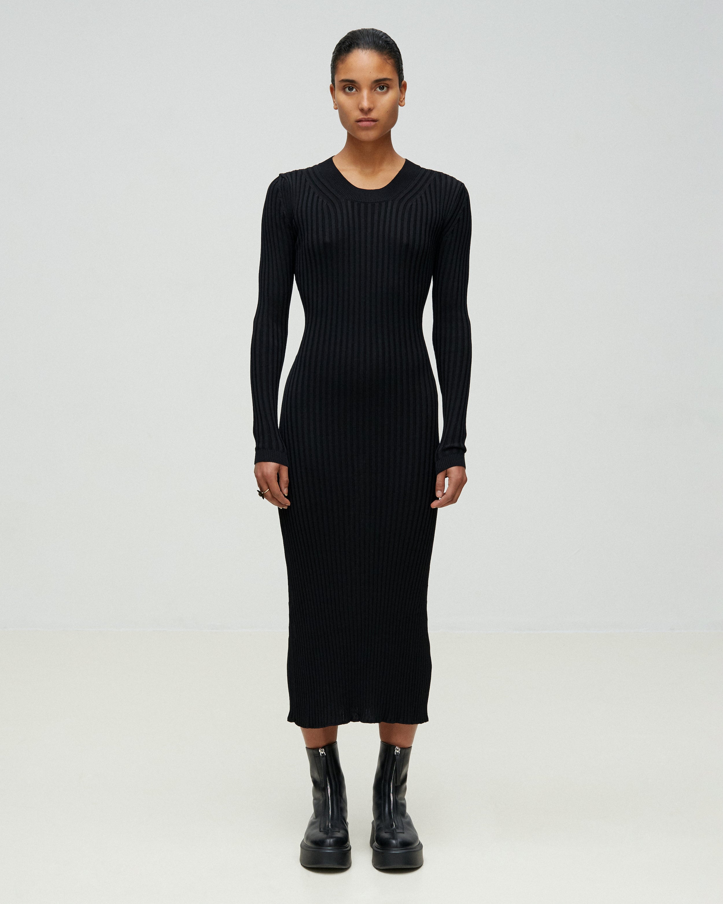 RIB KNIT DRESS WITH OPEN TWISTED BACK